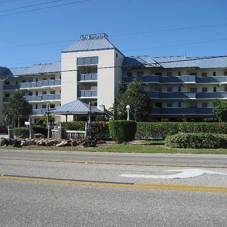 Mariners Boat House & Beach Club Fort Myers Beach Exterior photo